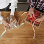 Какой подарок сделать на 8