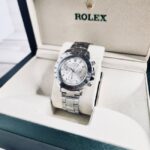 Подарок понимают