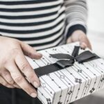 Что подарить любимому