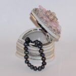 Что подарить красное